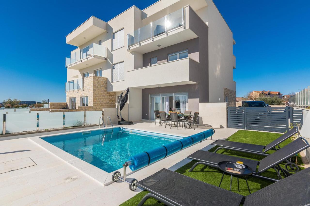 Vila Nena and its private pool