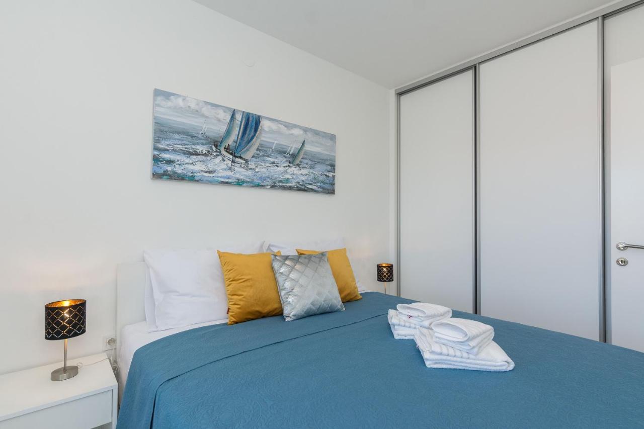 Double bedroom with fitted wardrobes