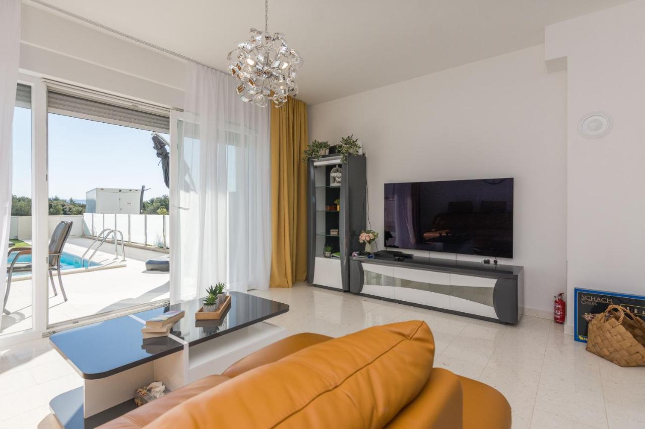 Living room with flat-screen TV